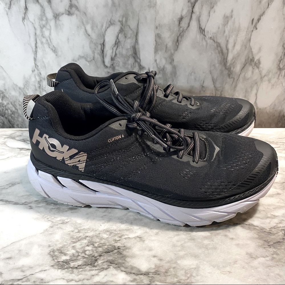 Hoka one one